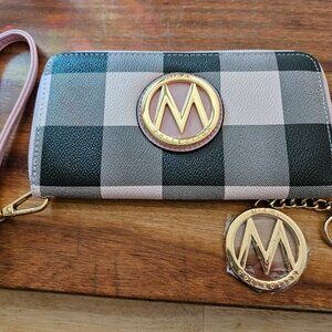 brand NEW MIAK WALLET NEVER USED